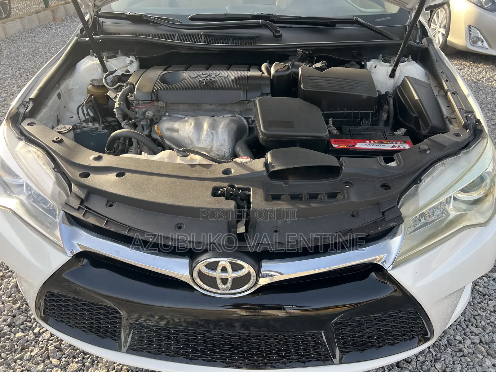Toyota Camry SE 4dr Sedan (2.5L 4cyl 6A) 2015 White