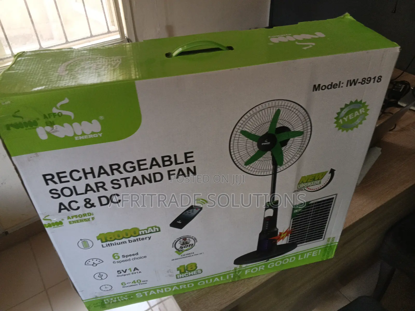 Iwin 18-Inch Portable Rechargeable Fan