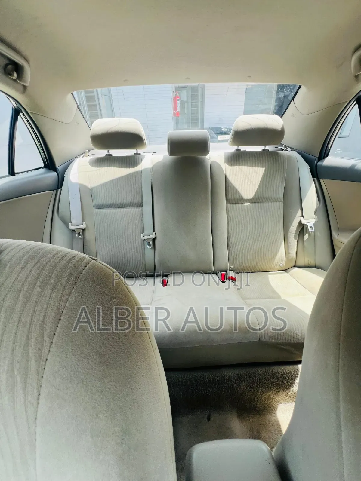 Toyota Corolla LE 4dr Sedan (1.8L 4cyl 4A) 2011 Gray