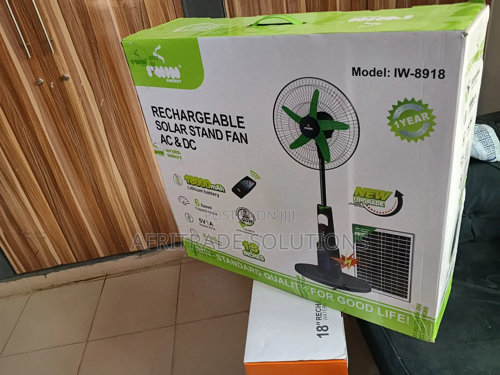Iwin 18” Fan – Rechargeable With Oscillation