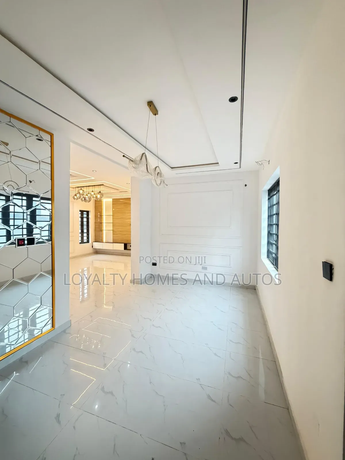 5bdrm House in Omole Phase 1 for sale