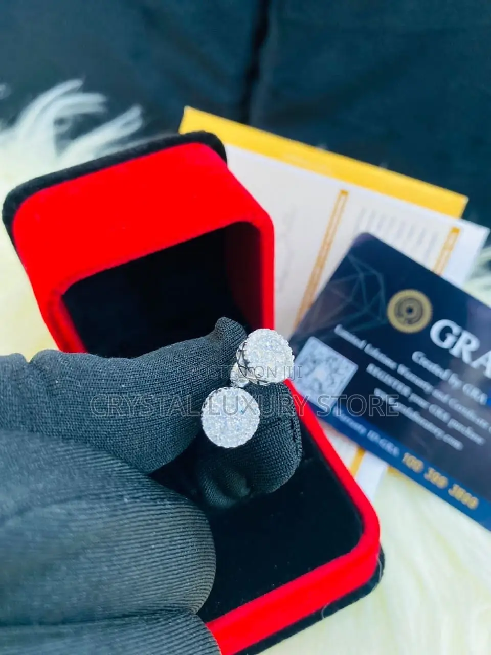 VVS Moissanite Stud Passes the Diamond Test