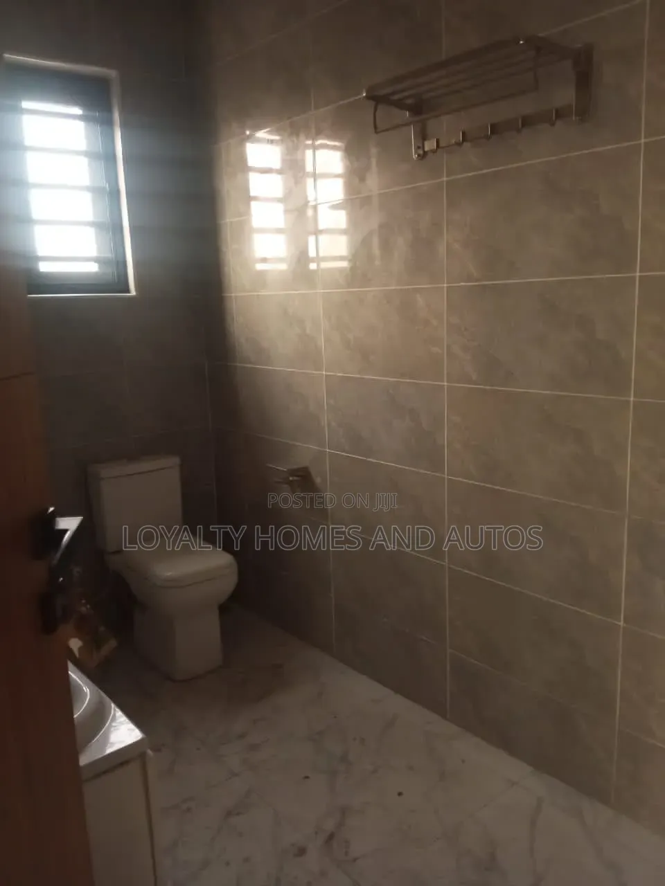 5bdrm House in Omole Phase 1 for sale