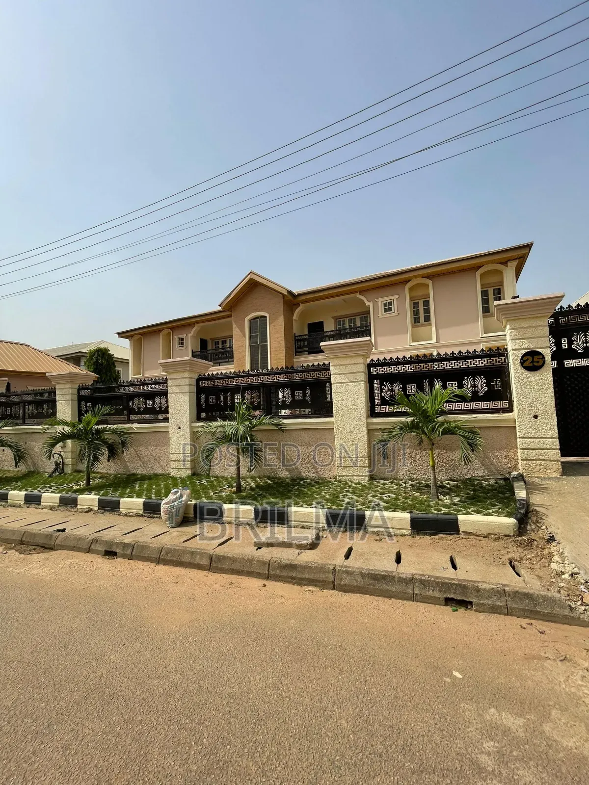 3bdrm Block of Flats in Mabushi for sale
