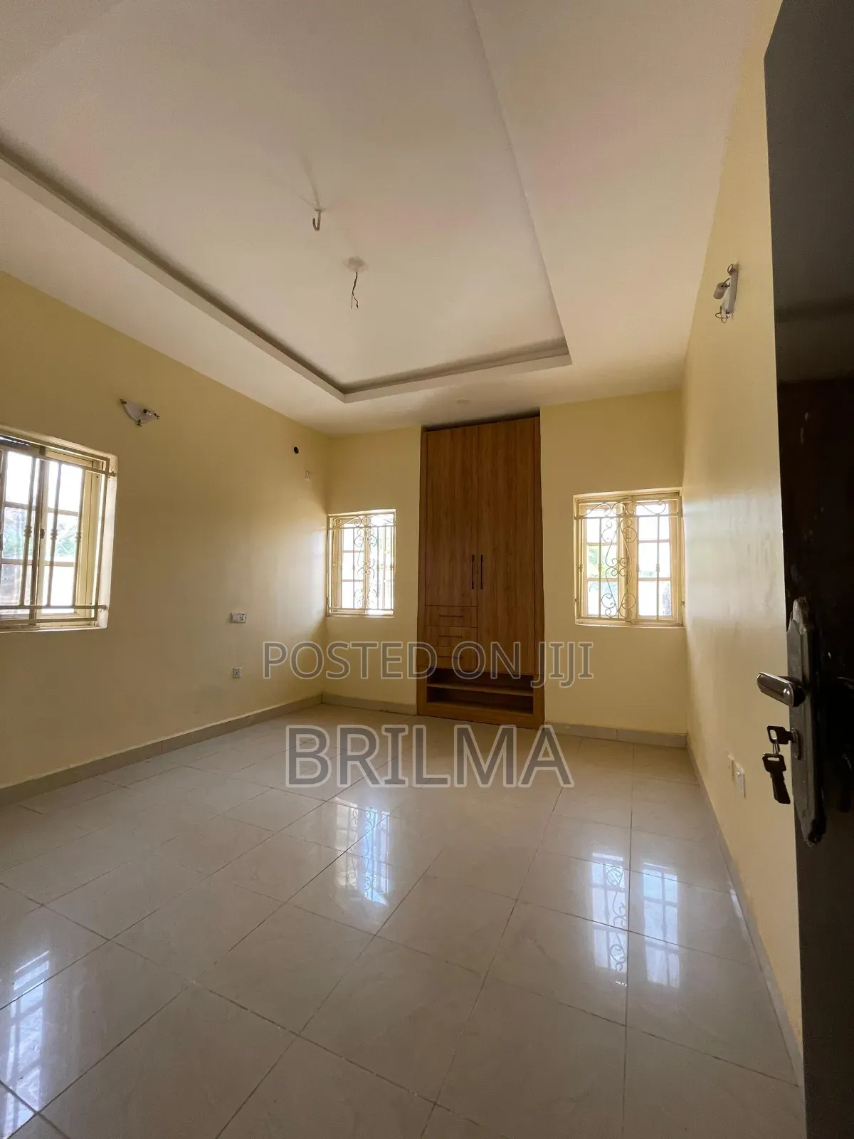 3bdrm Block of Flats in Mabushi for sale