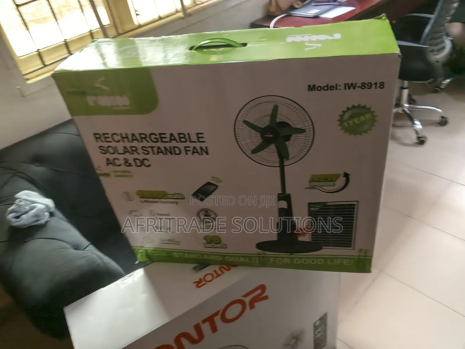 Iwin 18-Inch Rechargeable Fan – Sleek Design