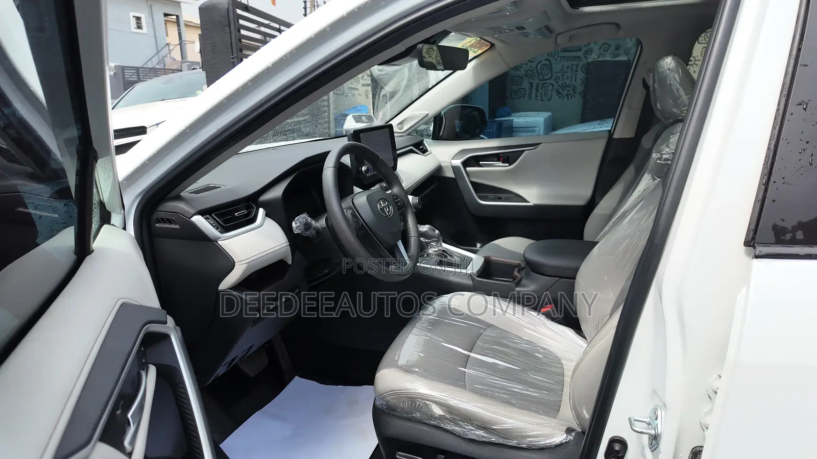 Toyota RAV4 Limited AWD 2023 White