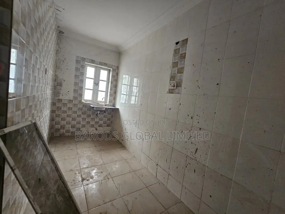 9bdrm Block of Flats in Riverbank Estate,, Iseri for sale