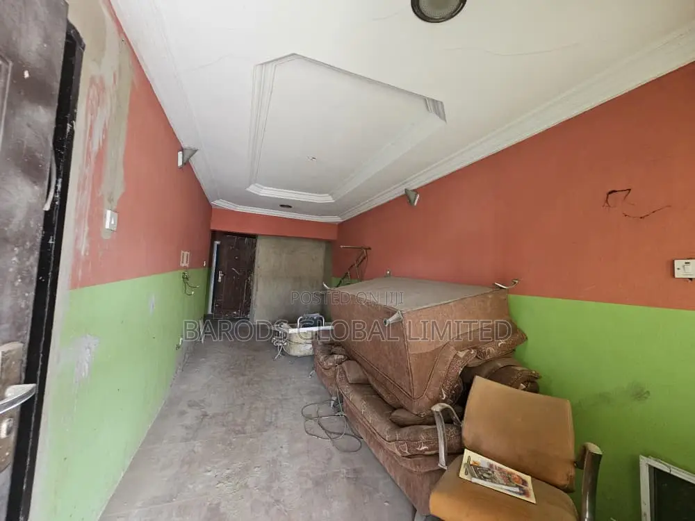 9bdrm Block of Flats in Riverbank Estate,, Iseri for sale
