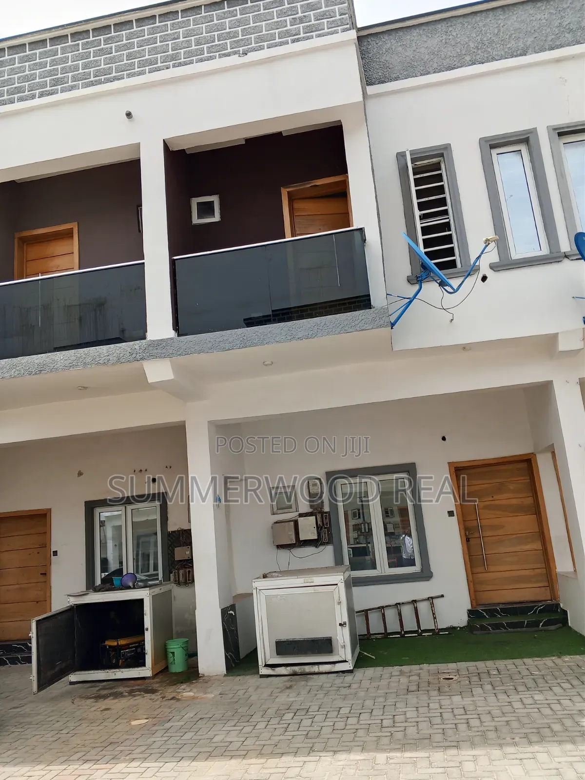 3bdrm Duplex in Ikota for sale