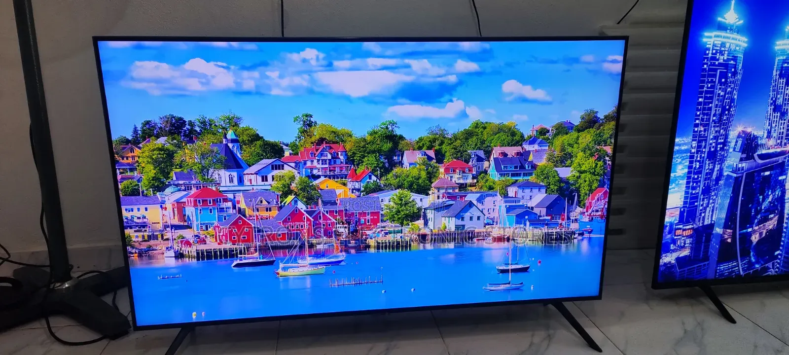 50" Frameless Samsung Smart Television Display
