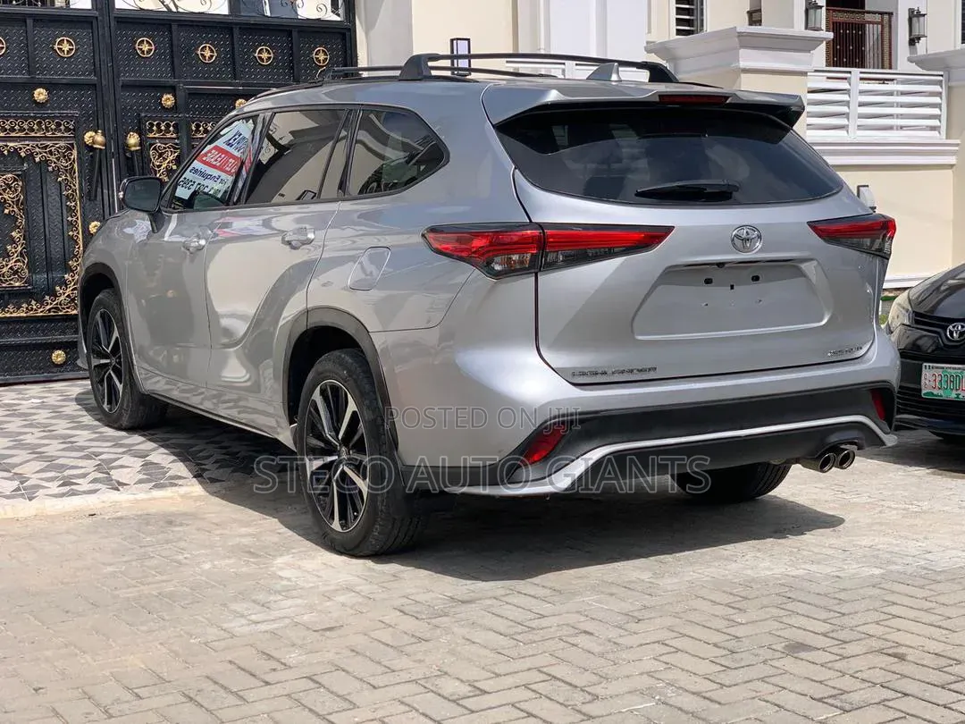 Toyota Highlander 2023 Silver