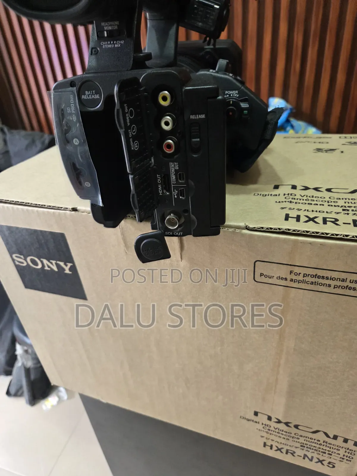 Sony HXR-Nx5c Professional Video Camera
