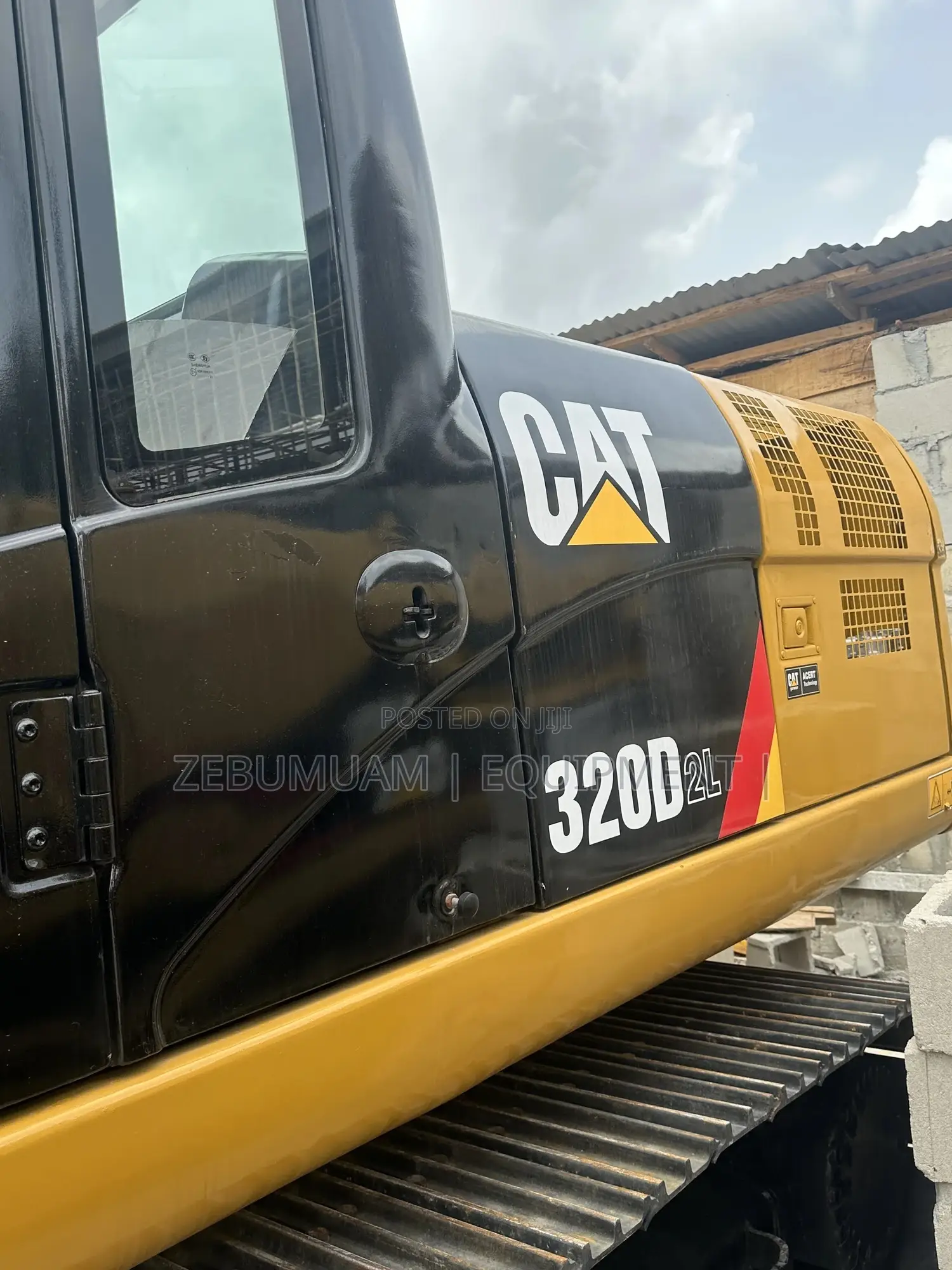 Excavator 320d2l Caterpillar for Sale Price: 150m Naira
