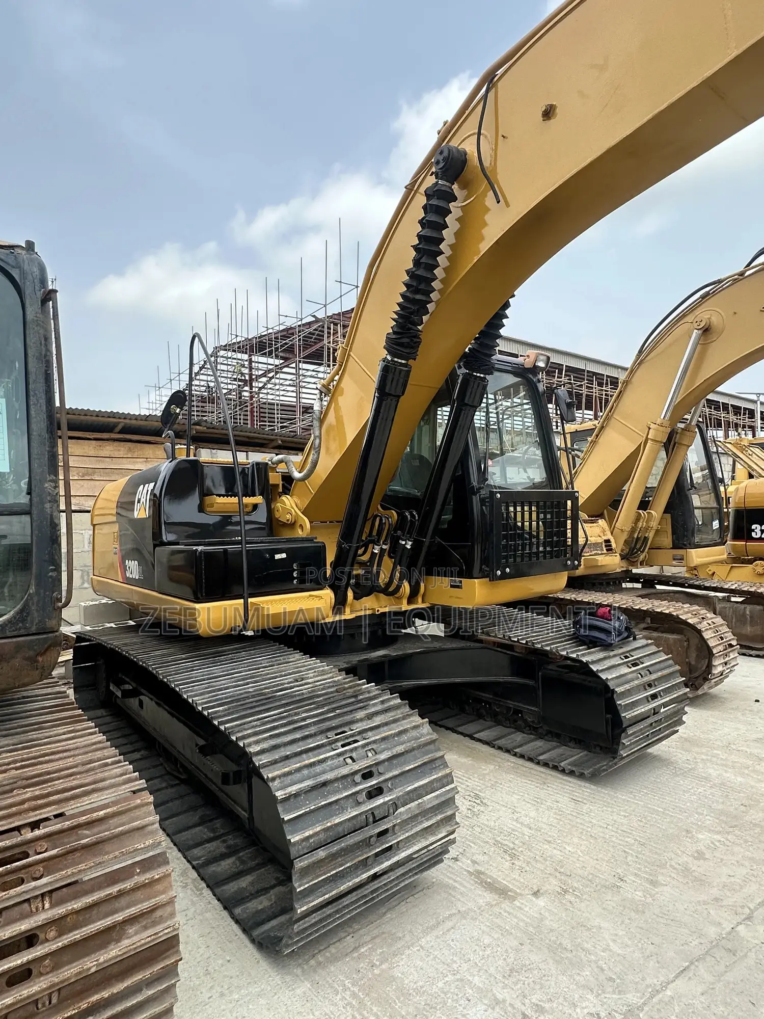 Excavator 320d2l Caterpillar for Sale Price: 150m Naira