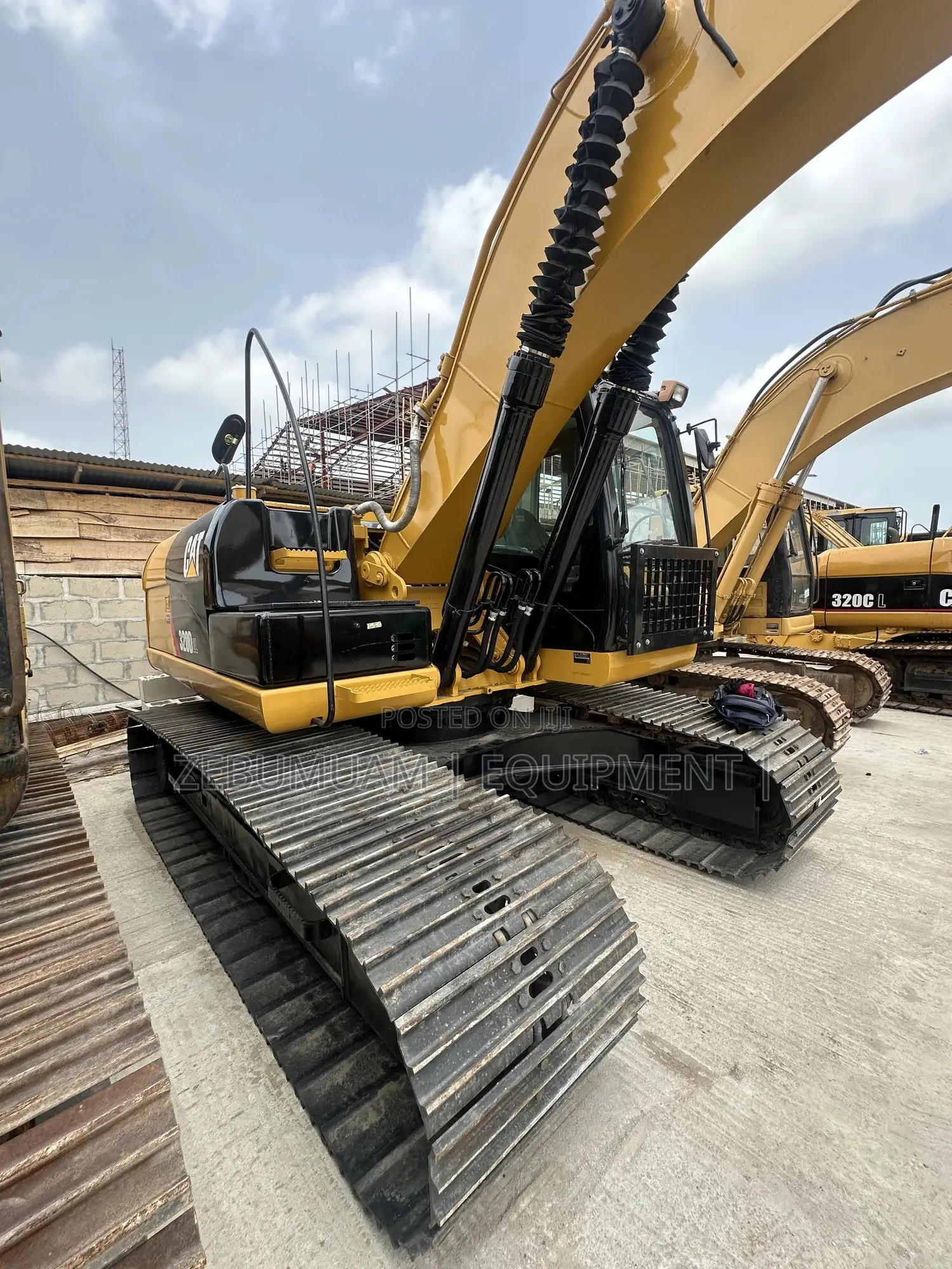 Excavator 320d2l Caterpillar for Sale Price: 150m Naira