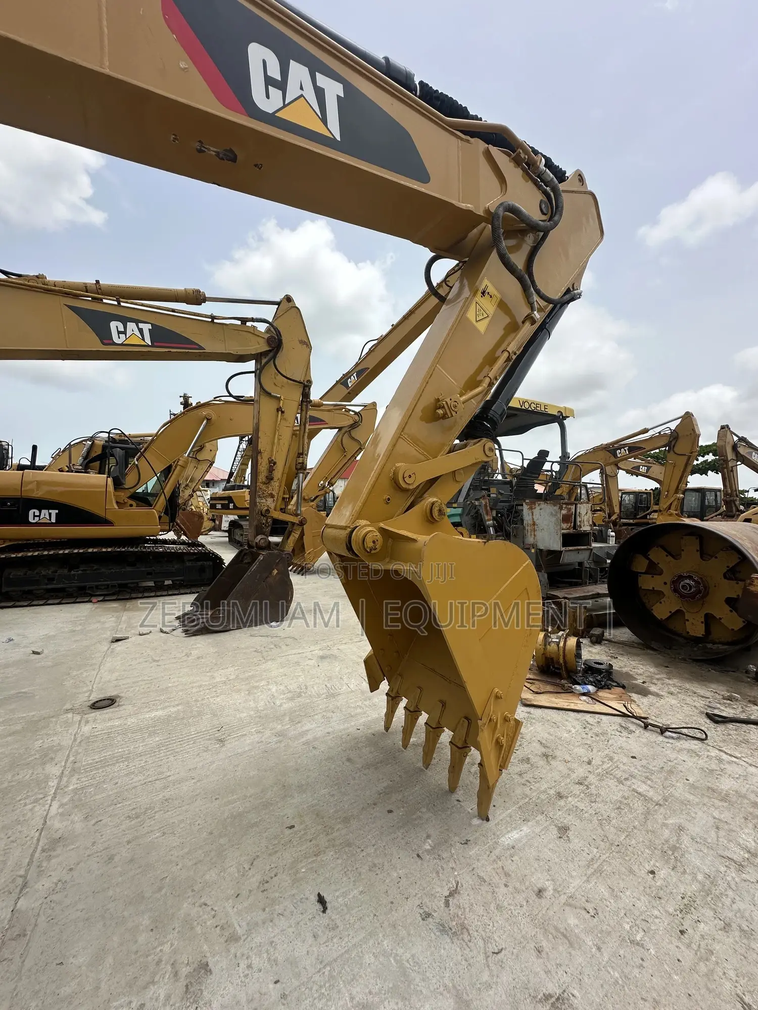 Excavator 320d2l Caterpillar for Sale Price: 150m Naira