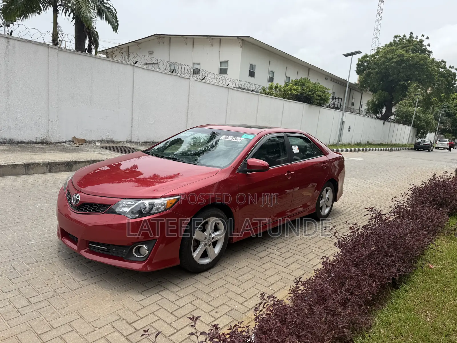 Toyota Camry SE 4dr Sedan w/Prod. End 11/13 (2.5L 4cyl 6A) 2014 Red