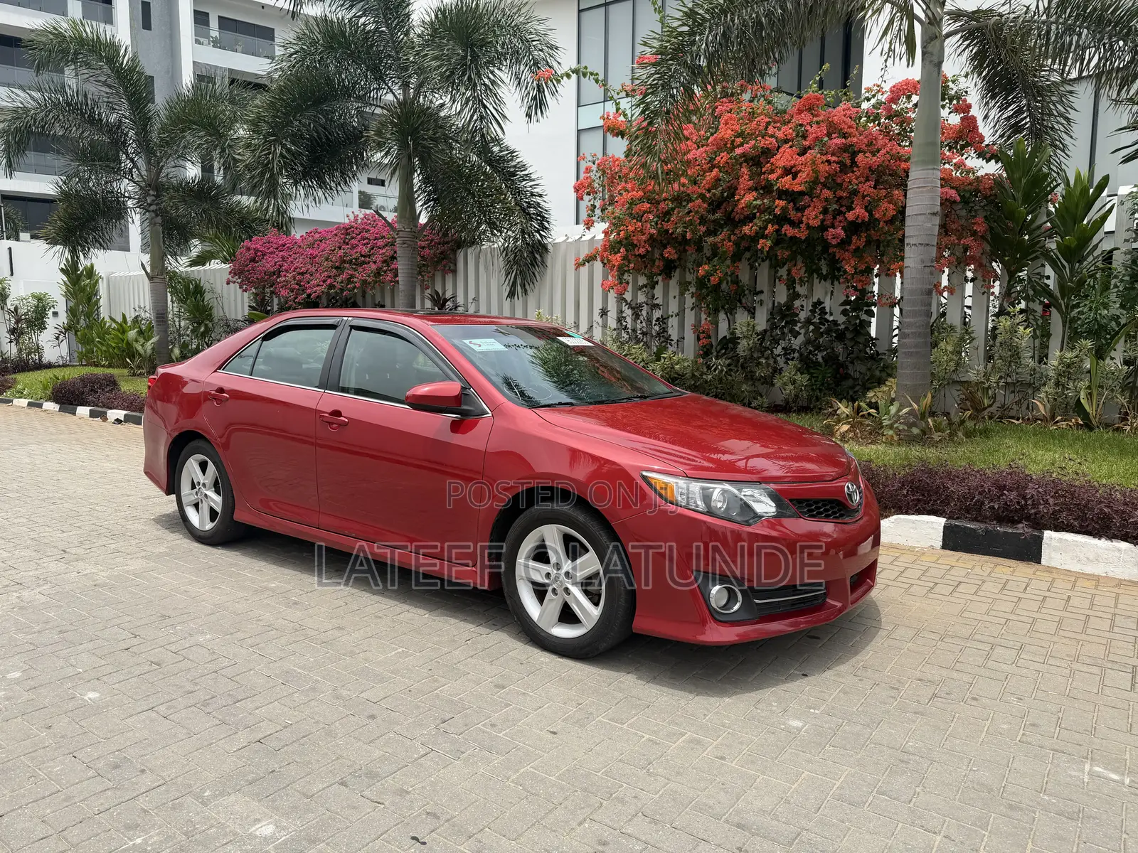 Toyota Camry SE 4dr Sedan w/Prod. End 11/13 (2.5L 4cyl 6A) 2014 Red