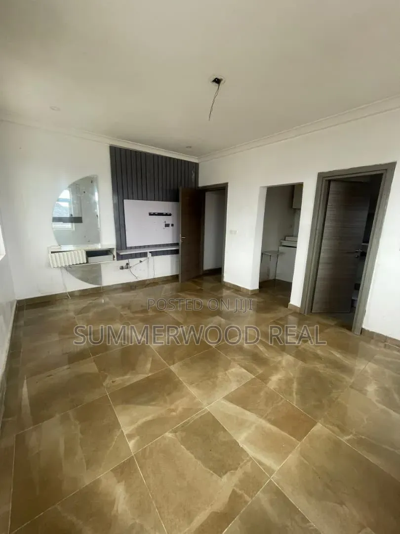Studio Apartment in Chevron for rent