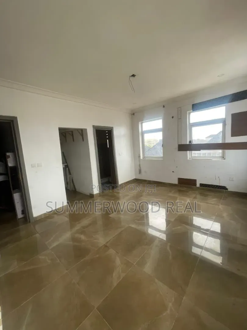 Studio Apartment in Chevron for rent