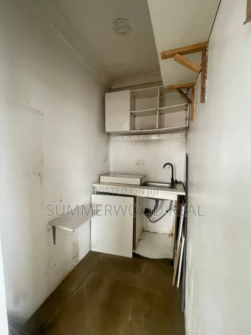 Studio Apartment in Chevron for rent