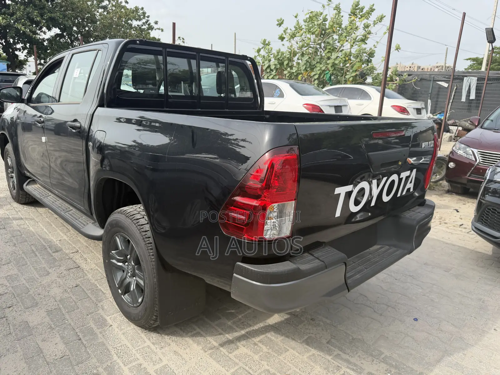 New Toyota Hilux 2025 Black