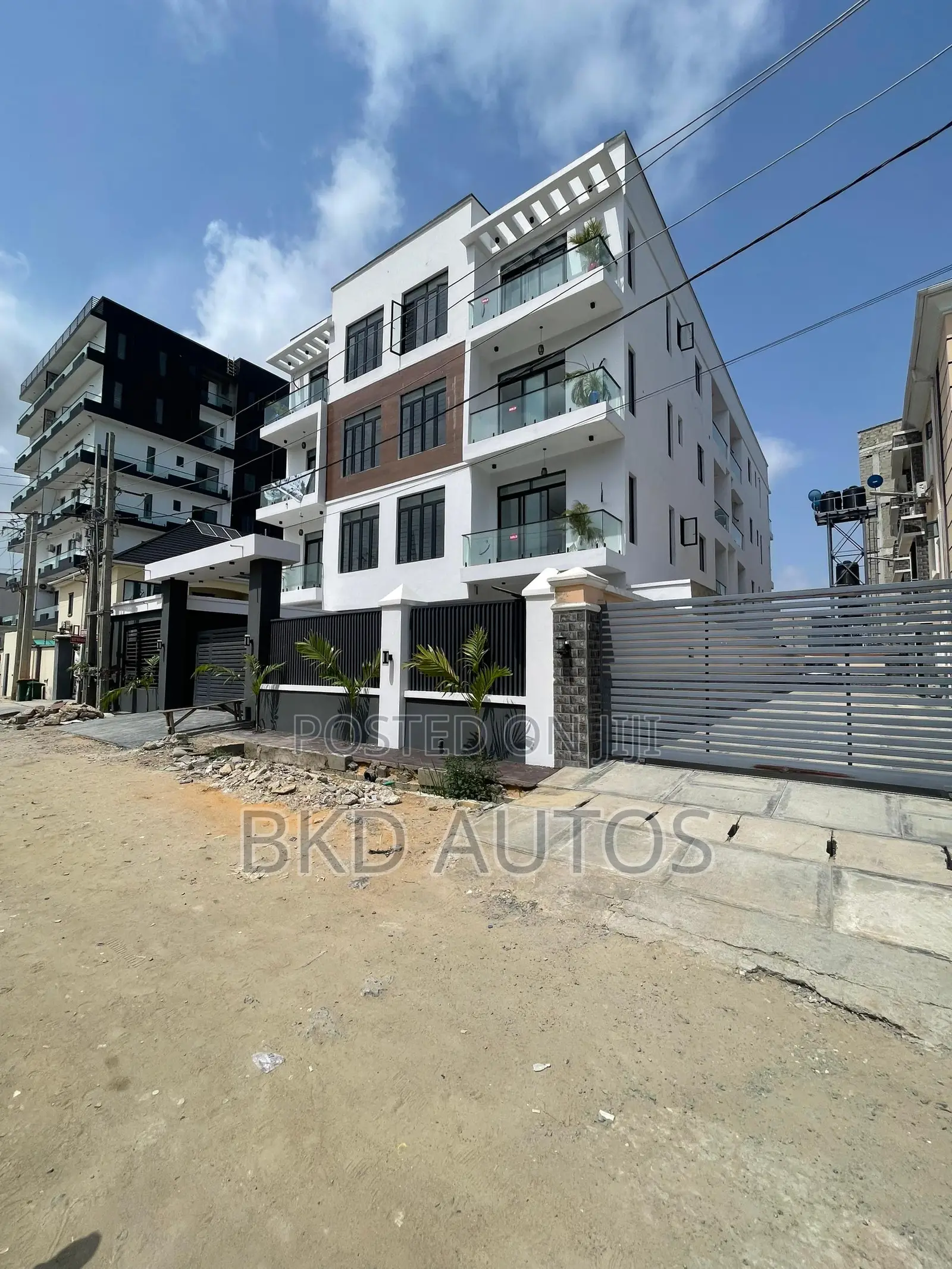 2bdrm Apartment in Lekki Phase 1 for sale