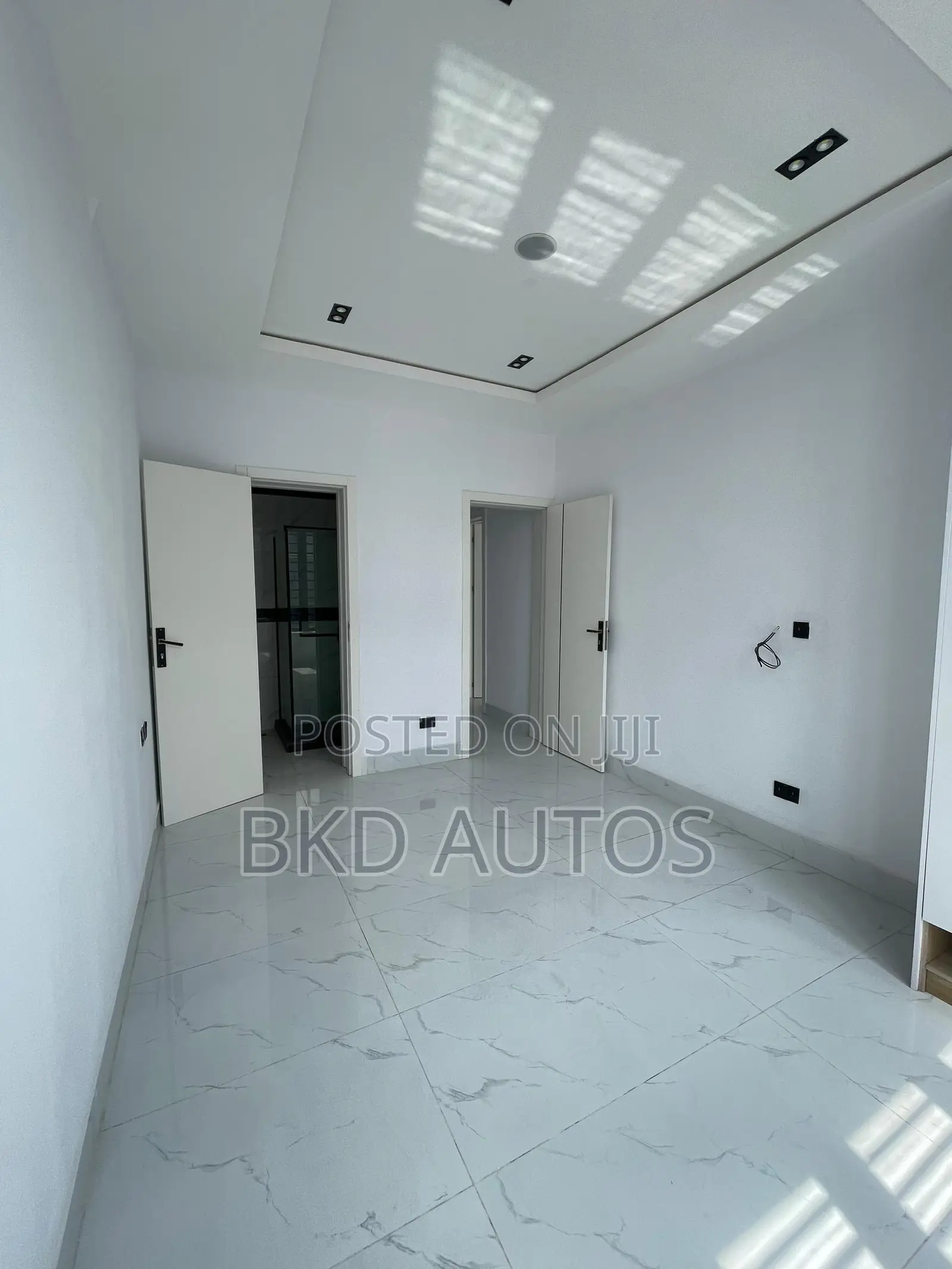 2bdrm Apartment in Lekki Phase 1 for sale