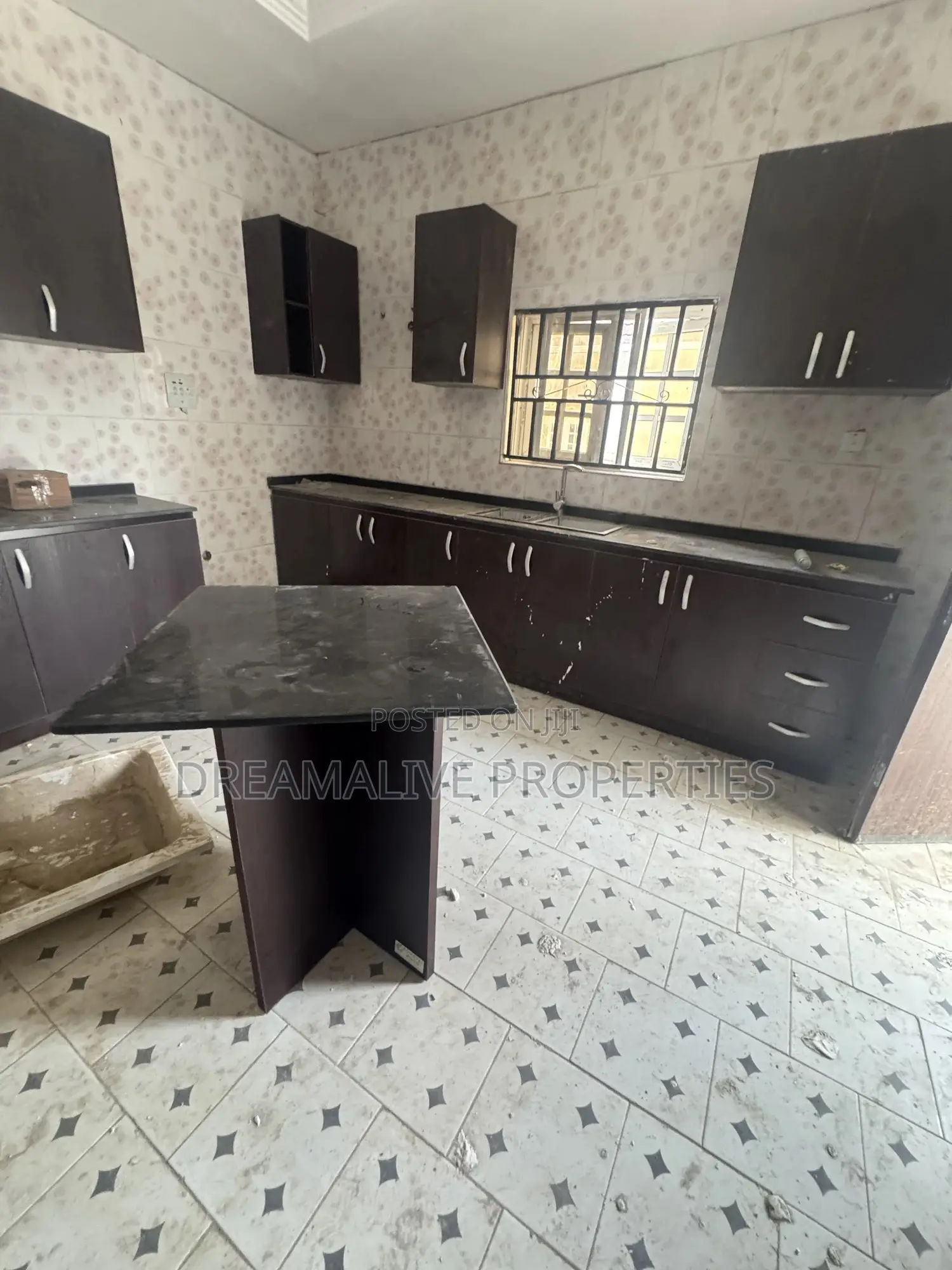 5bdrm Duplex in Mabglobal, Gwarinpa for rent