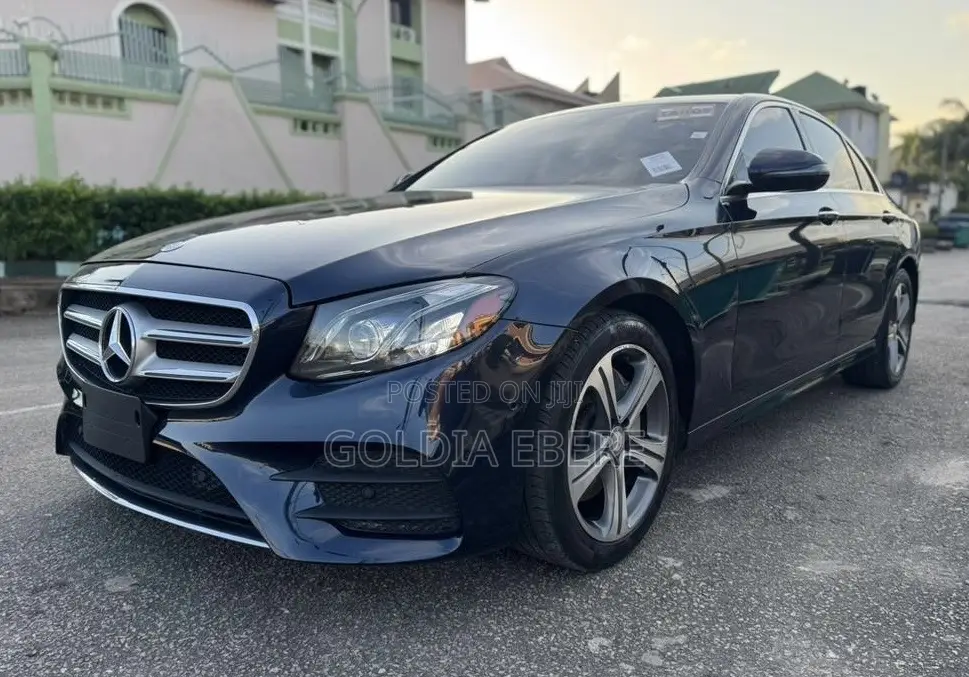 Mercedes-Benz E300 4Matic AWD Sedan (2.0L 4cyl 9A) 2017 Black