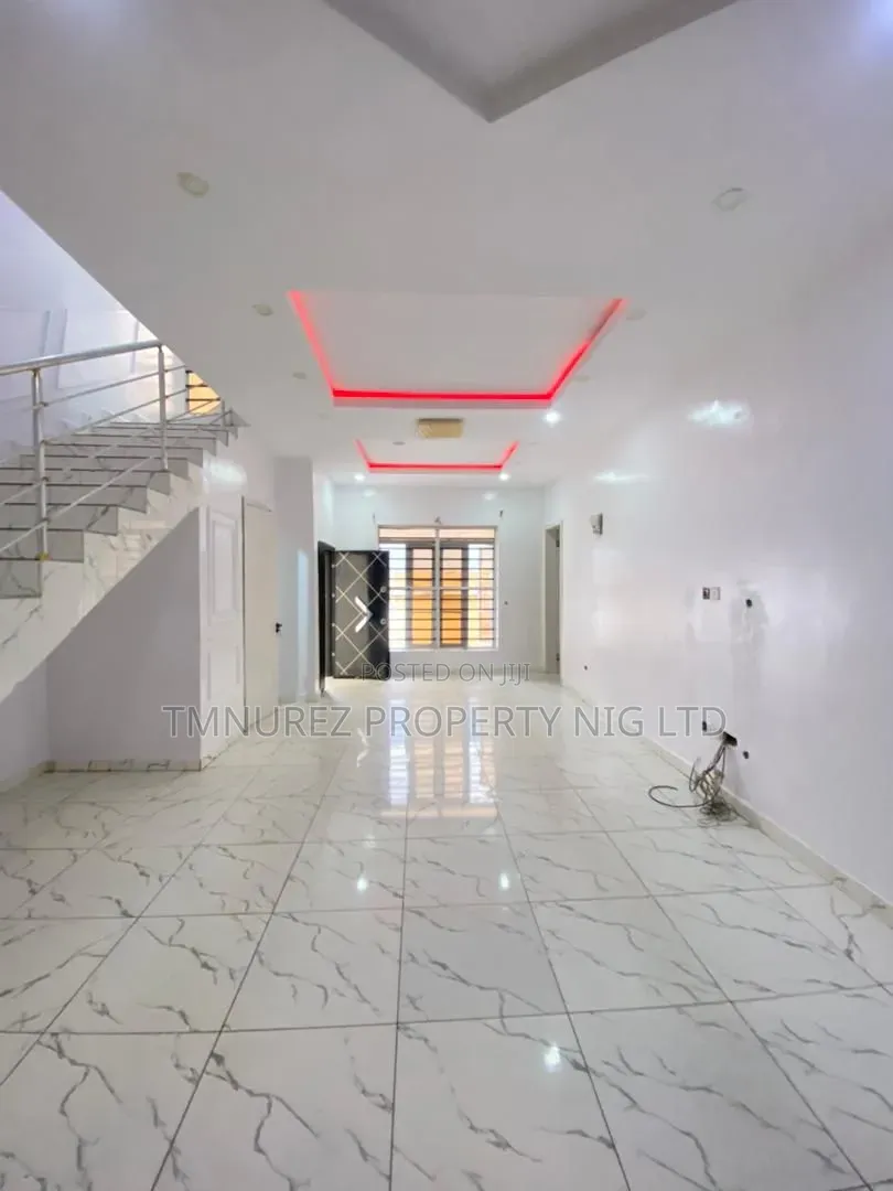 5bdrm Duplex in Ikota Lekki, Chevron for rent