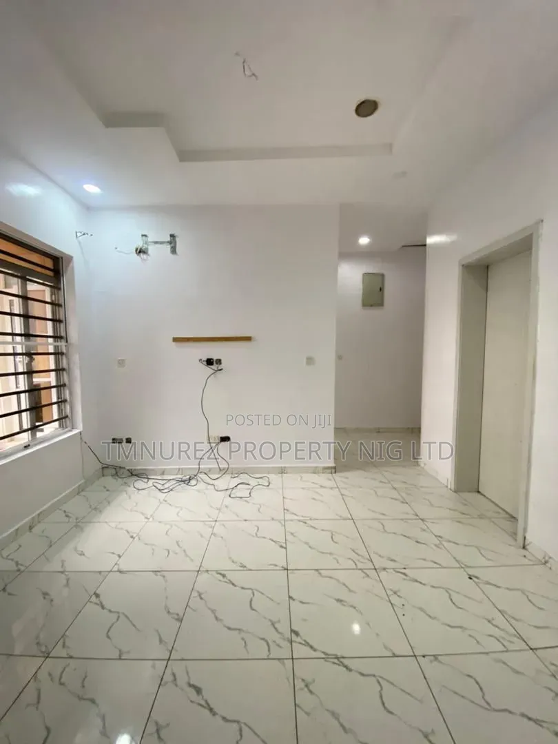 5bdrm Duplex in Ikota Lekki, Chevron for rent