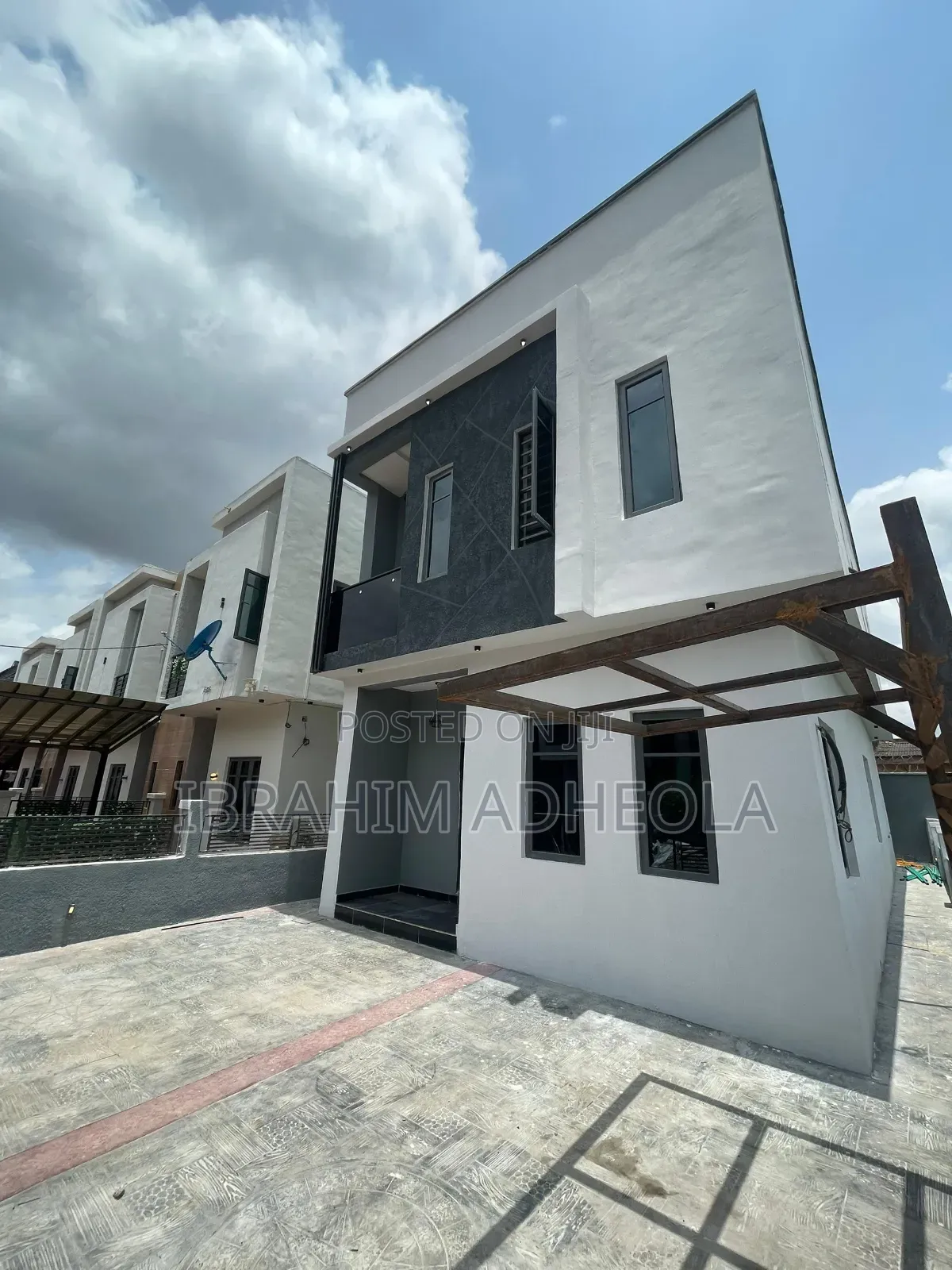 3bdrm Duplex in Peace Estate, Ipaja / Ipaja for sale