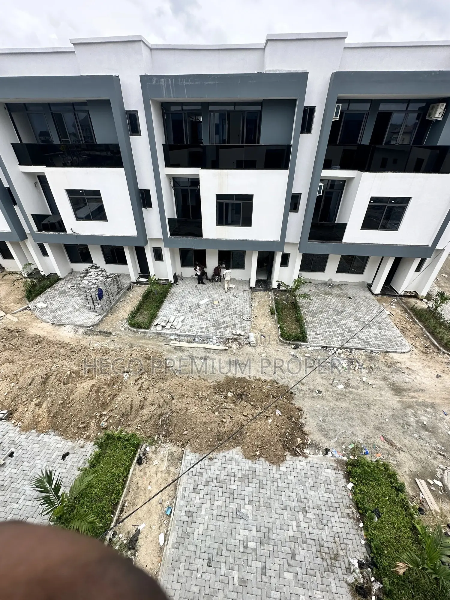 4bdrm Duplex in Gra Phase 3 for rent