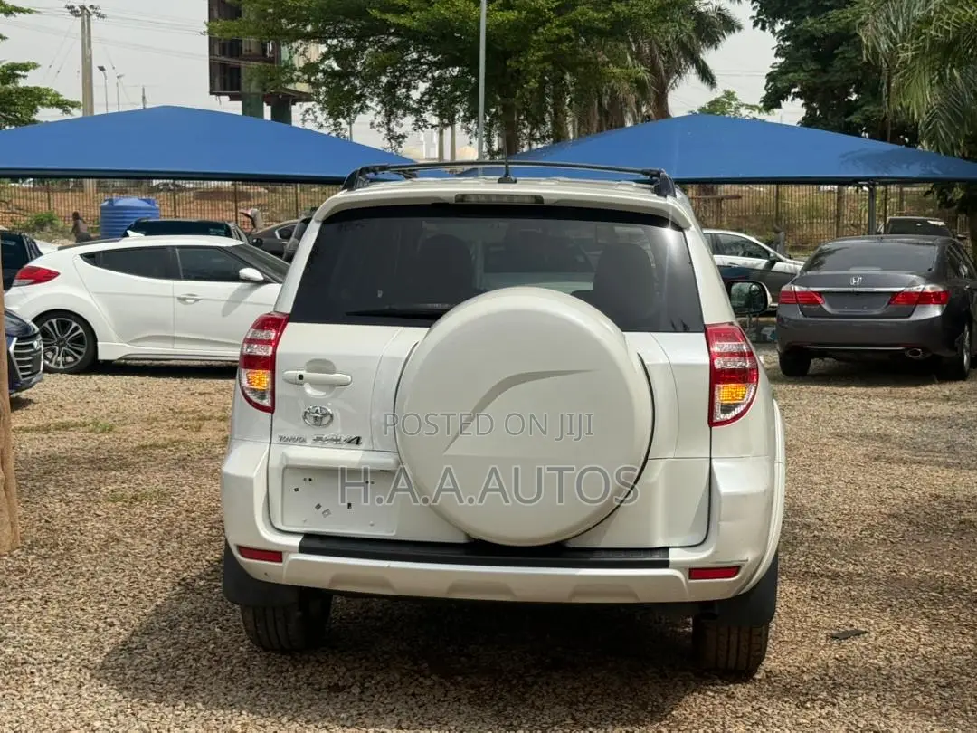 Toyota RAV4 3.5 Limited 2010 White