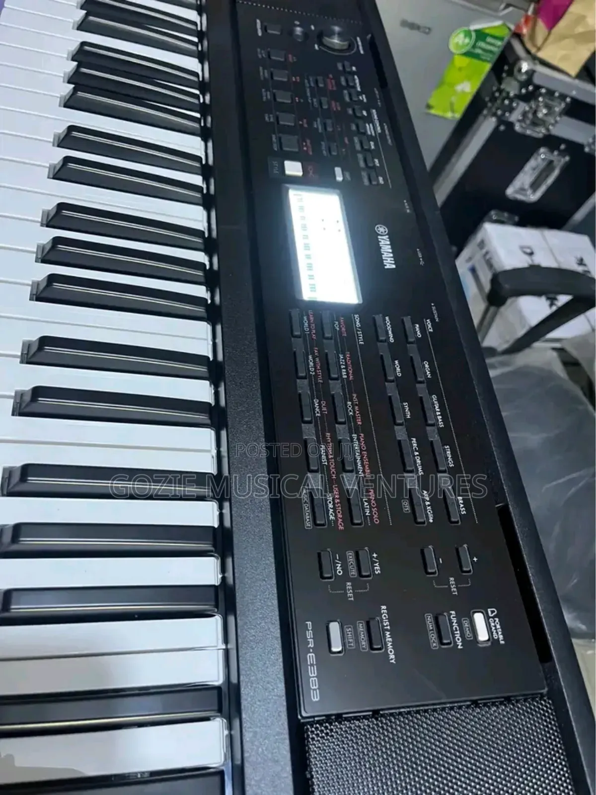 Complete 61 Keys Yamaha Keyboard PSR-E 383 With Original Adaptor