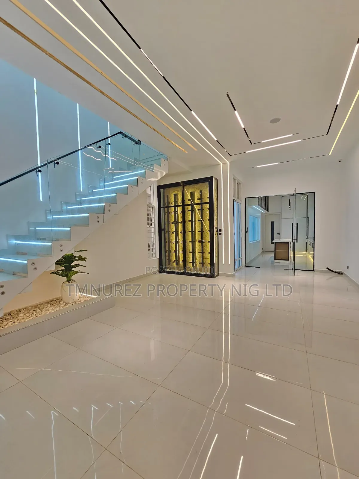 5bdrm Duplex in Ologolo for sale