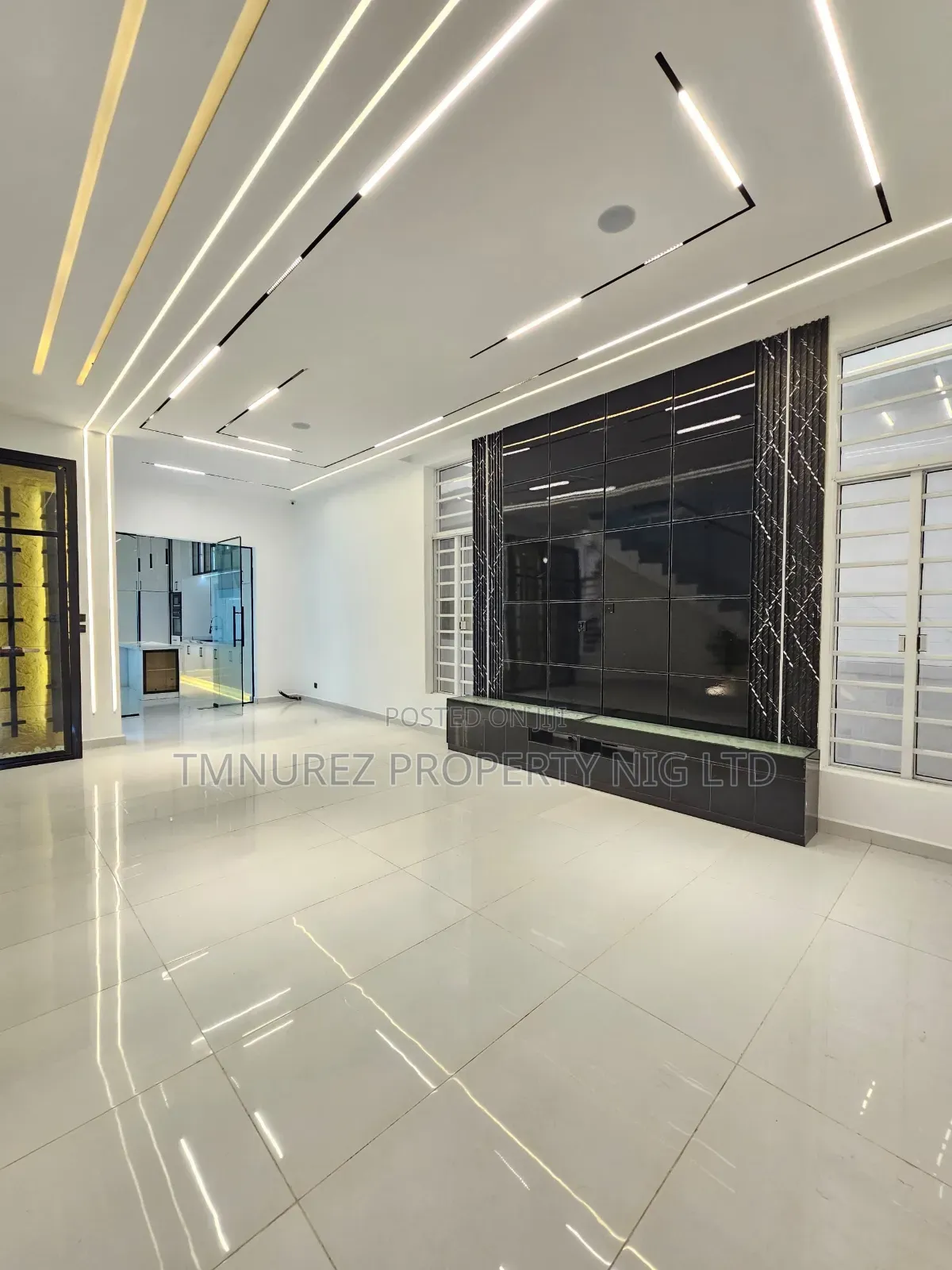 5bdrm Duplex in Ologolo for sale