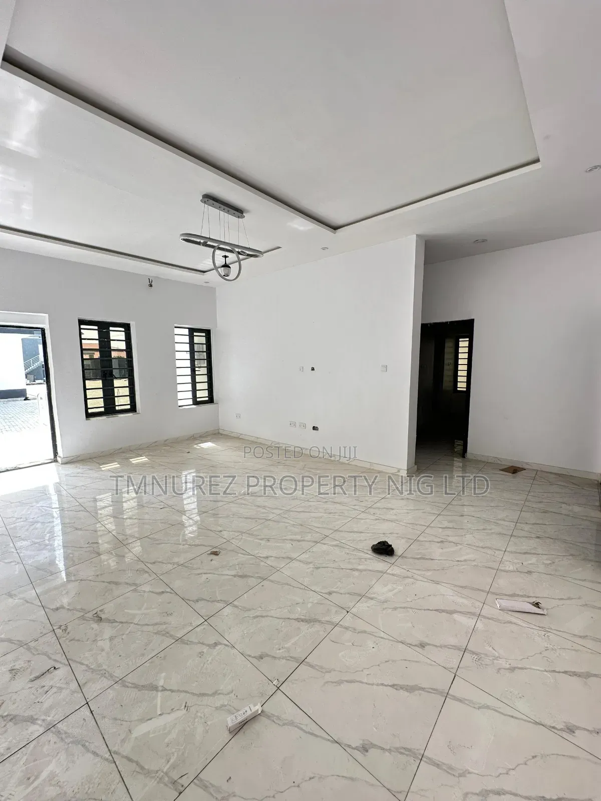 3bdrm Apartment in Ilaje for sale