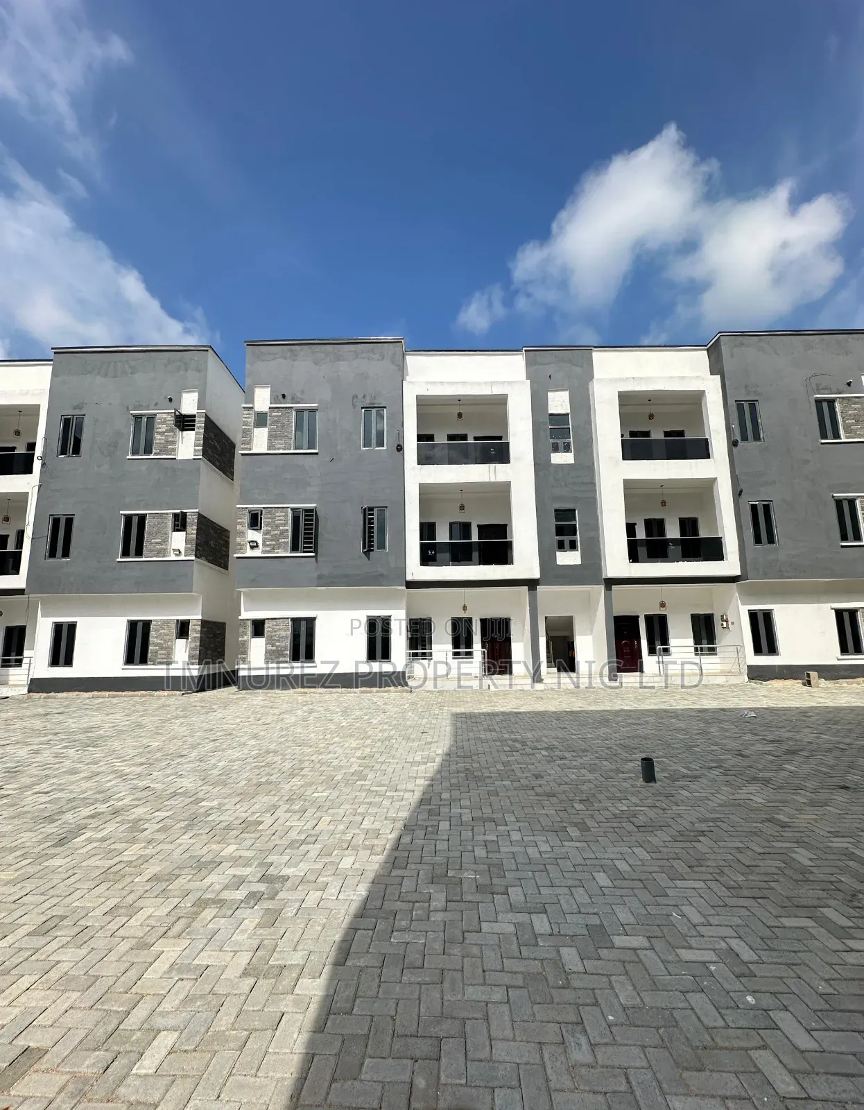 3bdrm Apartment in Ilaje for sale