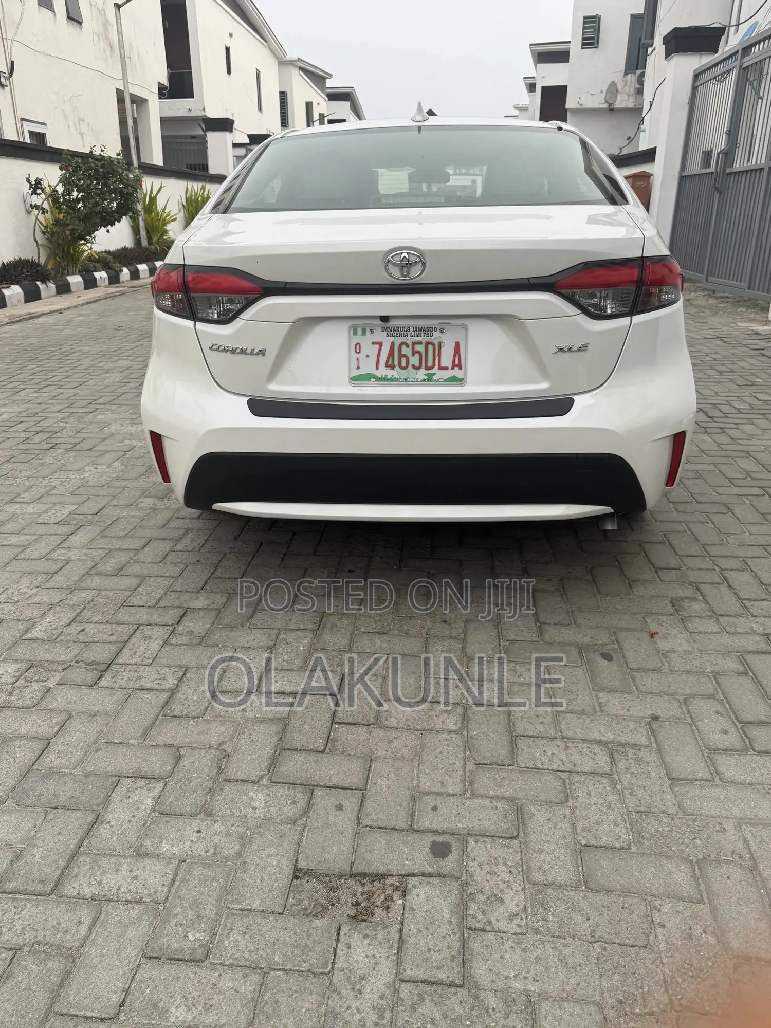 Toyota Corolla XLE 2020 Off white