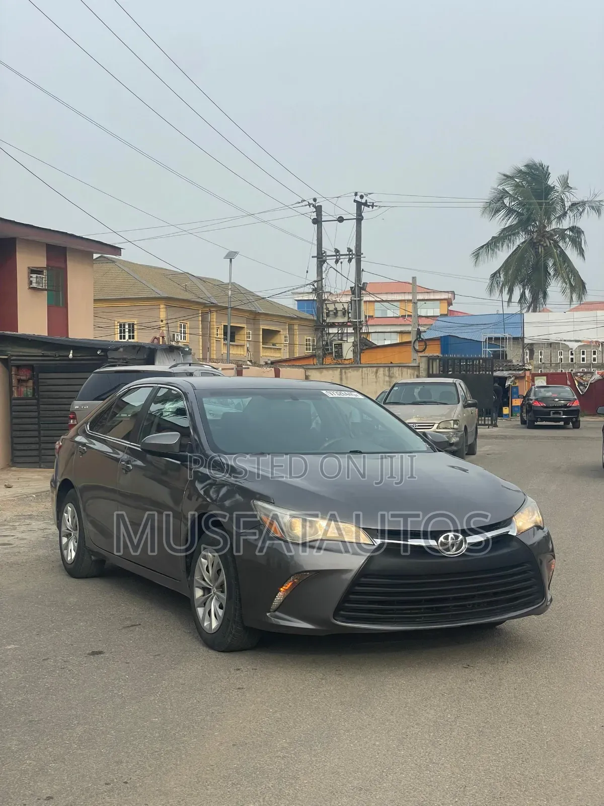 Toyota Camry LE 4dr Sedan (2.5L 4cyl 6A) 2017 Gray