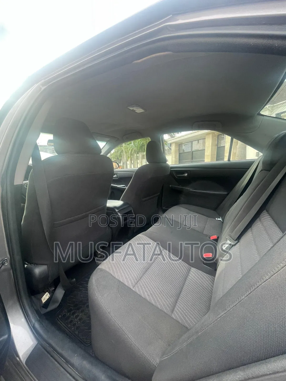 Toyota Camry LE 4dr Sedan (2.5L 4cyl 6A) 2017 Gray