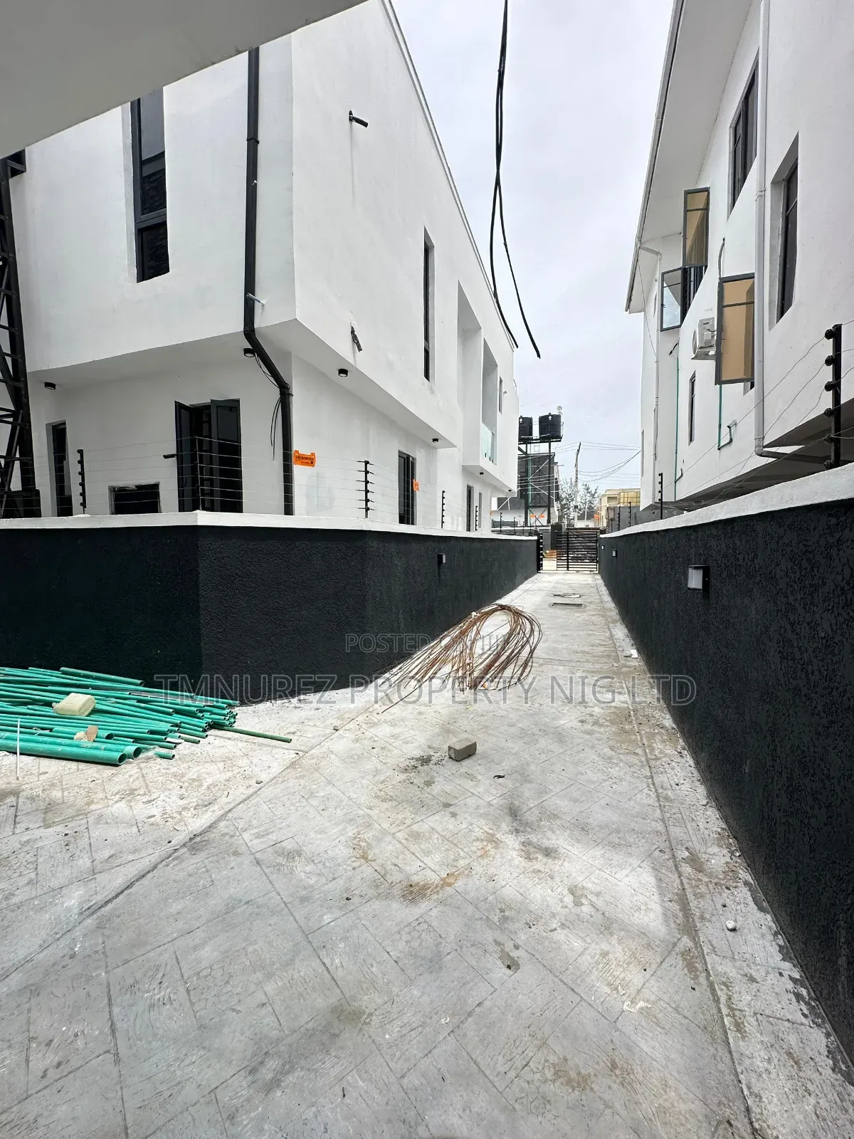 4bdrm Duplex in Ikota for sale