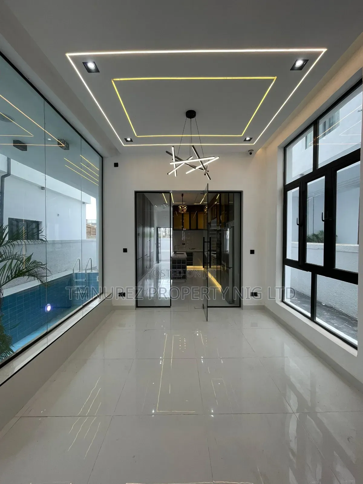 5bdrm Duplex in Ikota for sale