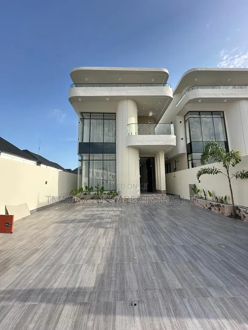 5bdrm Duplex in Chevron for sale