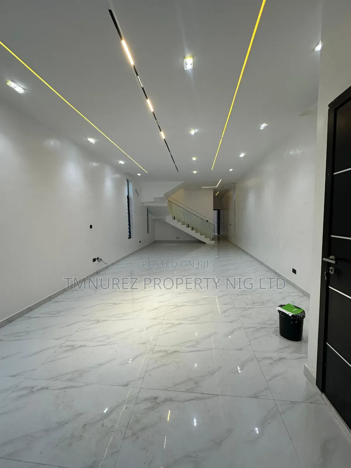 4bdrm Duplex in Ikota for sale