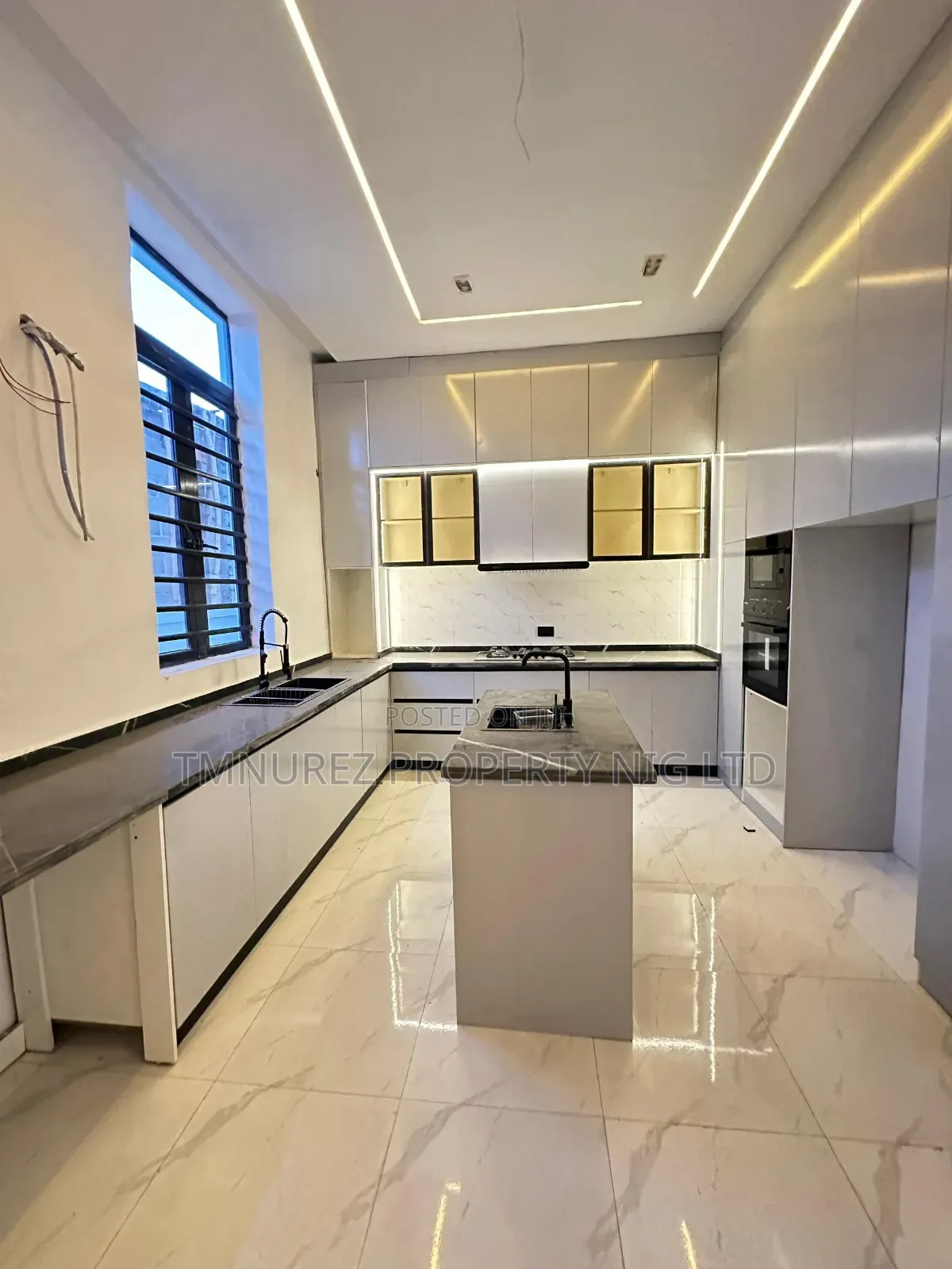 4bdrm Duplex in Ikota for sale