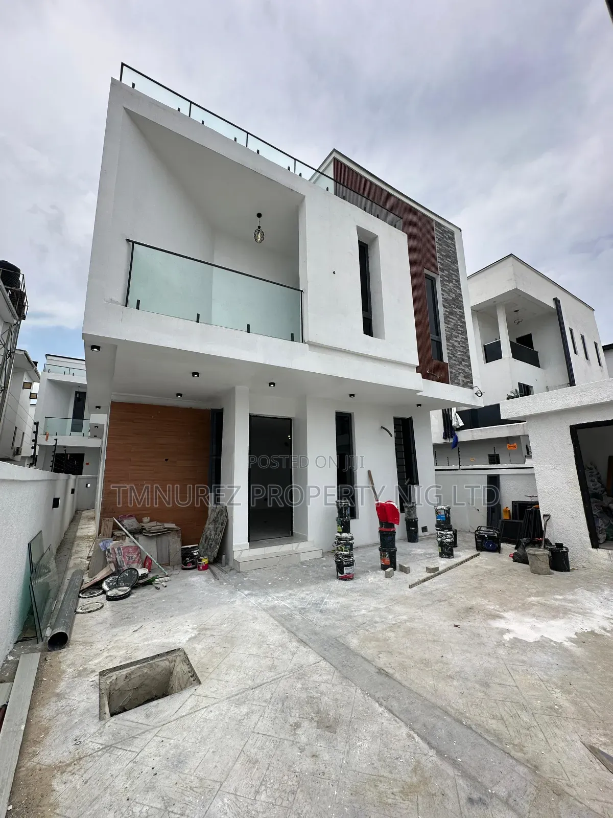 5bdrm Duplex in Ikota for sale